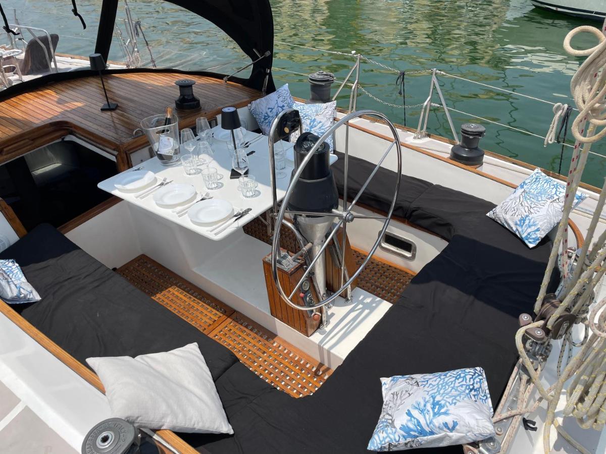 Sailboat B&B On Board Catania-Fontanarossai nemzetközi repülőtér Kültér fotó