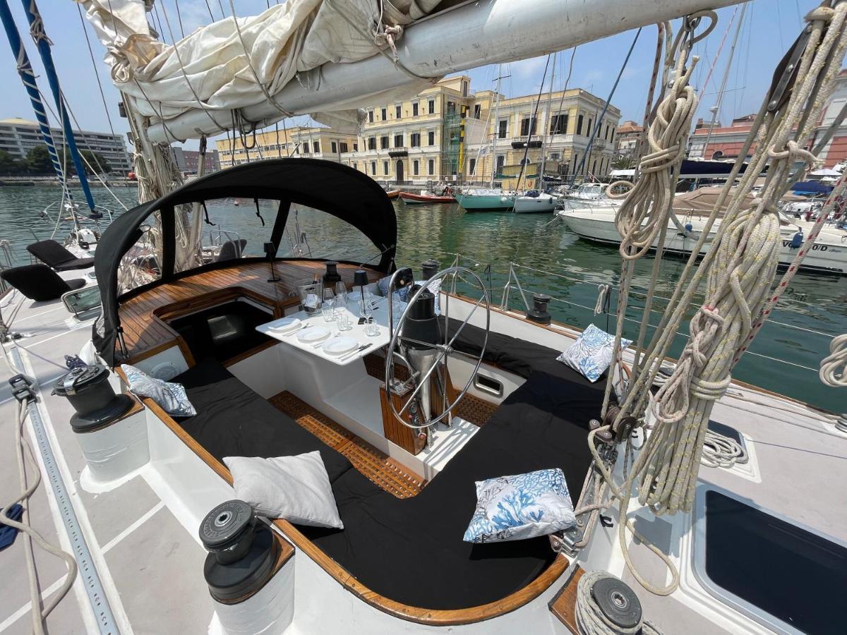 Sailboat B&B On Board Catania-Fontanarossai nemzetközi repülőtér Kültér fotó