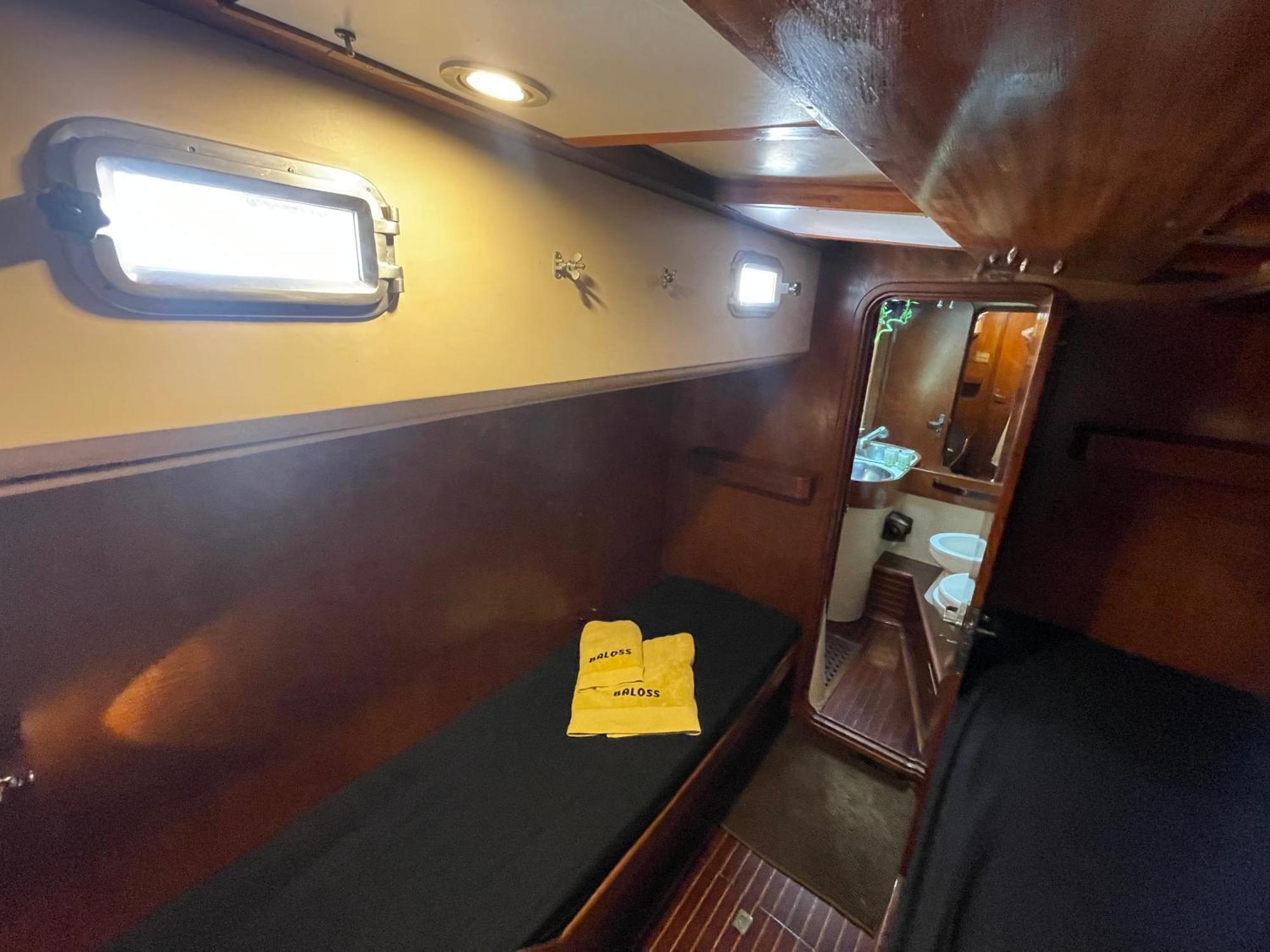 Sailboat B&B On Board Catania-Fontanarossai nemzetközi repülőtér Kültér fotó