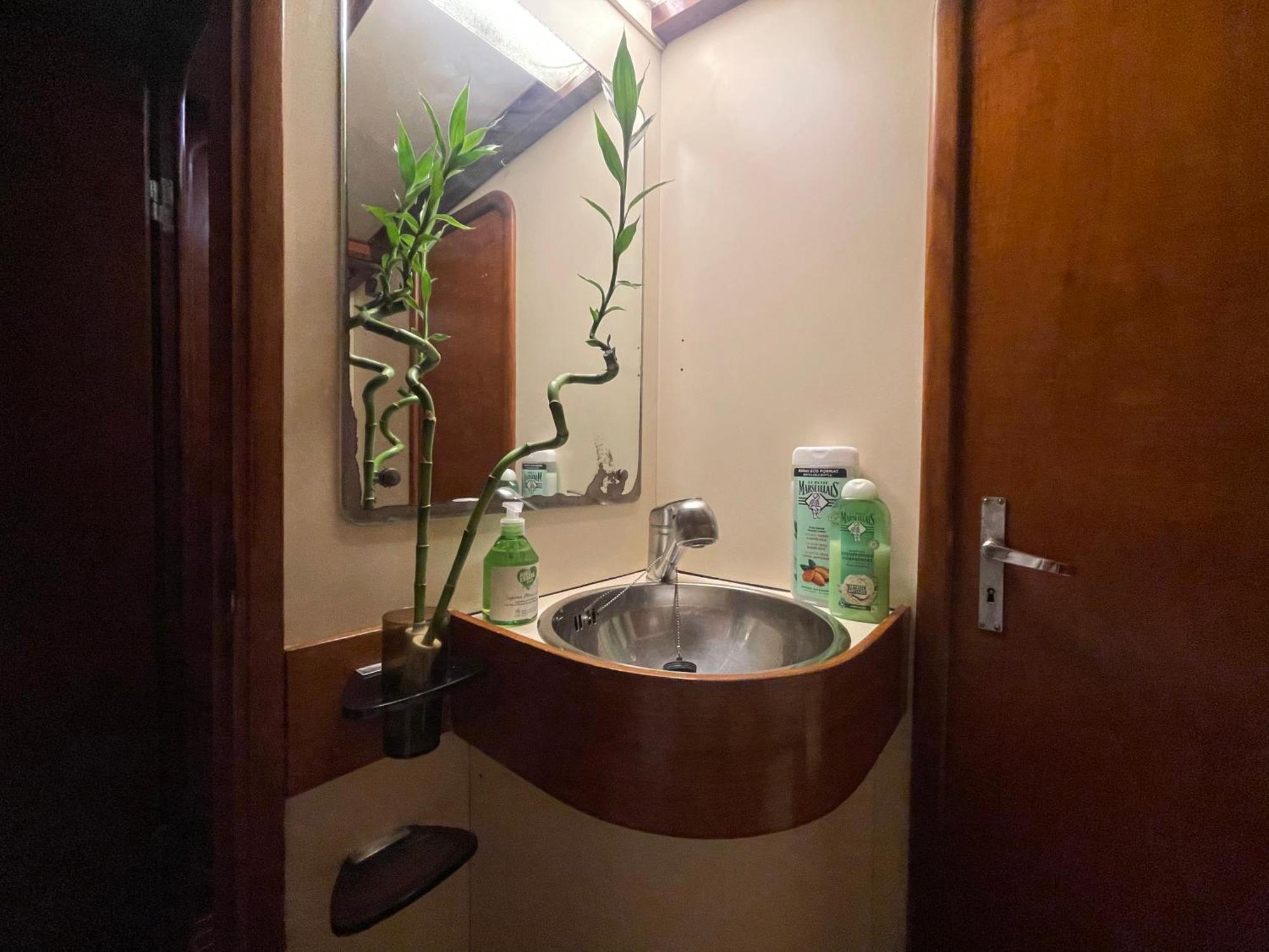 Sailboat B&B On Board Catania-Fontanarossai nemzetközi repülőtér Kültér fotó
