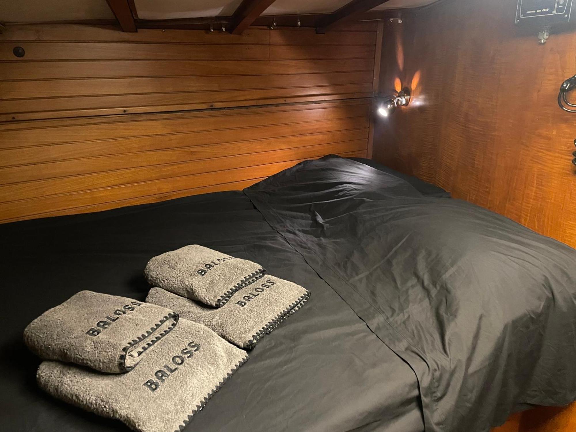 Sailboat B&B On Board Catania-Fontanarossai nemzetközi repülőtér Kültér fotó